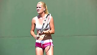 Agnieszka Radwanska hot as hell at practice