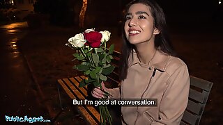 Az Aeaysha kiutazó ügynöke a Valentin-nál kapja meg az utolsó napot egy szállodában